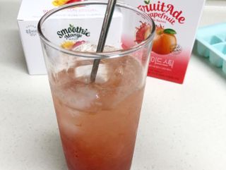 [복음자리] 바리스타 패키지 2종 랜덤발송 (딸기스무디 스틱+샤인머스캣에이드 or 망고스무디+자몽에이드) — 4.5점을 준 리뷰어가 2022년 7월 올린 사용 사진