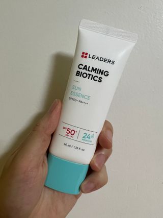 리더스코스메틱 리더스 카밍 바이오틱스 선 에센스 SPF 50+ PA++++ — 5점을 준 리뷰어가 2022년 6월 올린 사용 사진