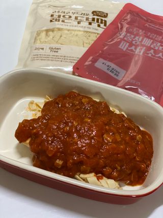 [풀무원] 식물성 저당질식 세트, 두부면 매콤라구파스타와 두부면 직화짜장 — 5점을 준 리뷰어가 2021년 4월 올린 사용 사진
