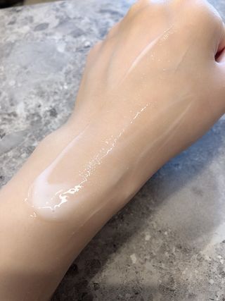 줄라이 모닝 _ JULY MORNING 줄라이모닝 하이드레이팅 퍼퓸드 바디앤핸드 에멀젼 — 5점을 준 리뷰어가 2021년 9월 올린 사용 사진