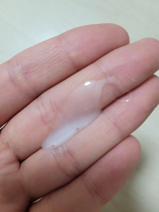 [HUREX] 휴렉스 볼류마이징 탈모완화 기능성 샴푸 150ml x 2개 — 5점을 준 리뷰어가 2021년 9월 올린 사용 사진
