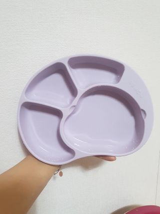 유비맘 캐릭터 실리콘 흡착 식판_색상 랜덤발송 — 5점을 준 리뷰어가 2021년 2월 올린 사용 사진