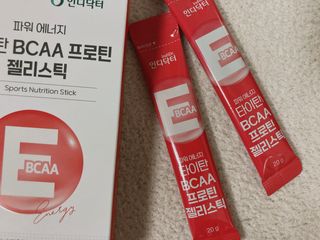 [인디닥터] 타이탄 BCAA 프로틴 젤리스틱 — 4점을 준 리뷰어가 2022년 5월 올린 사용 사진