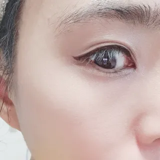 씨스터앤 퍼펙트 엣지 브러쉬 펜 라이너 2종 택 1 — 5점을 준 리뷰어가 2022년 2월 올린 사용 사진