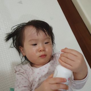 mom e 맘이 내추럴 베이비 케어 크림+바디오일 — 5점을 준 리뷰어가 2021년 1월 올린 사용 사진