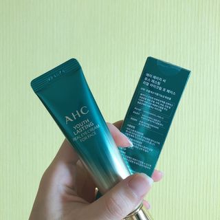 [NEW 탄력유턴 아이크림] AHC 유스 래스팅 리얼 아이크림 포 페이스 — 5점을 준 리뷰어가 2021년 3월 올린 사용 사진