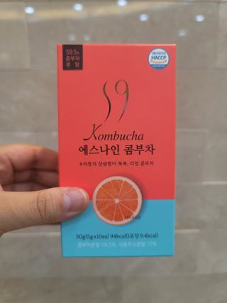 리넥무역 에스나인 콤부차 건강발효 콤부함량59 자몽 5gx10포 — 4점을 준 리뷰어가 2021년 8월 올린 사용 사진