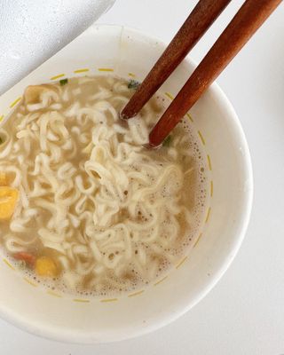 NISSIN 닛신 컵누들  4종 - 씨푸드오리지날, 씨푸드 스파이시, 씨푸드 커리, 씨푸드 XO소스 — 5점을 준 리뷰어가 2022년 12월 올린 사용 사진