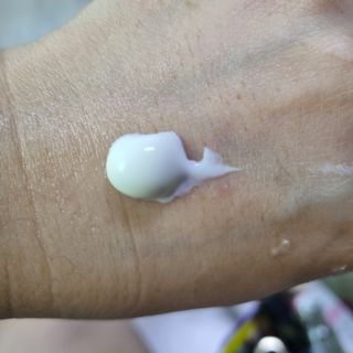 바노바기 코스메틱 바노바기 밀크씨슬 리페어 시카 선스크린 플러스 50ml — 5점을 준 리뷰어가 2023년 1월 올린 사용 사진