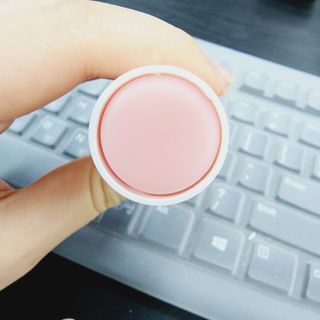 스킨큐어 산다화 카멜리아 안티 링클 멀티밤 — 4점을 준 리뷰어가 2023년 1월 올린 사용 사진