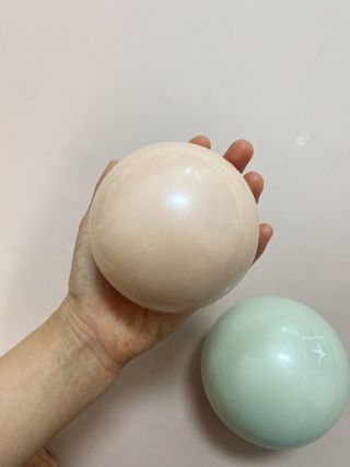 트라택 쿠셔닝 웨이트볼 0.5kg + 1kg SET — 5점을 준 리뷰어가 2022년 6월 올린 사용 사진