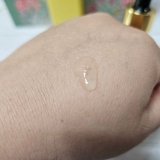 스킨큐어 산다화 비타민c 화이트닝 에센스 30ml — 5점을 준 리뷰어가 2023년 12월 올린 사용 사진