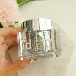아이디플라코스메틱 아이디 페이스핏  시그니처 크림 50ml — 5점을 준 리뷰어가 2021년 10월 올린 사용 사진