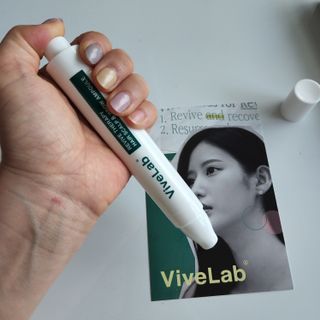 바이브랩 [탈모증상완화] 헤어라인 눈썹 두피앰플 — 5점을 준 리뷰어가 2022년 3월 올린 사용 사진