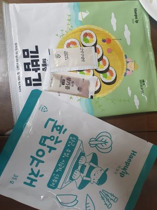 해풀잎 누구나 김밥*1ea [(혼합야채 35g *1ea,  김밥김 (5g, 5ea),  양념간장 (6g, 5ea), 참기름(5g, 2ea)] — 4점을 준 리뷰어가 2022년 7월 올린 사용 사진