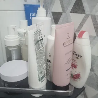 오투에니원 인컨보 바디 퍼퓸 샤워 젤 200ml — 5점을 준 리뷰어가 2023년 2월 올린 사용 사진