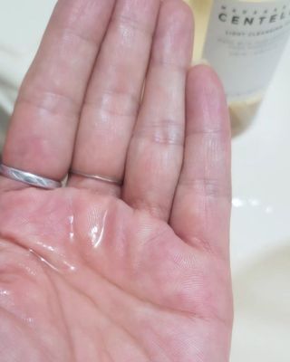 스킨1004 [SKIN1004] 마다가스카르 센텔라 라이트 클렌징 오일 200ml — 5점을 준 리뷰어가 2024년 7월 올린 사용 사진