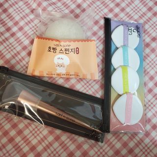 [툴앤썸] 메이크업 브러시로 바르고 호빵 스펀지로 클렌징하는 A-Z 뷰티툴 5종 — 5점을 준 리뷰어가 2021년 1월 올린 사용 사진