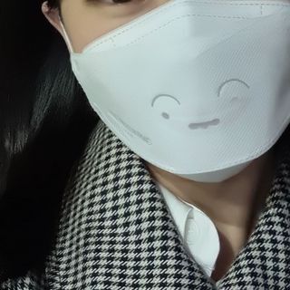 [숨그림]  덴탈마스크 짱구 우리아이 그리고 내가 쓰는 믿을수있는 케릭터 마스크  16종 — 5점을 준 리뷰어가 2021년 10월 올린 사용 사진