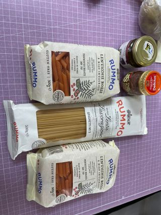 이탈리안 프리미엄 파스타 룸모 / 파스타 3종 + 블랙 트러플 소스 + 앤쵸비 필렛 칠리 — 5점을 준 리뷰어가 2022년 2월 올린 사용 사진