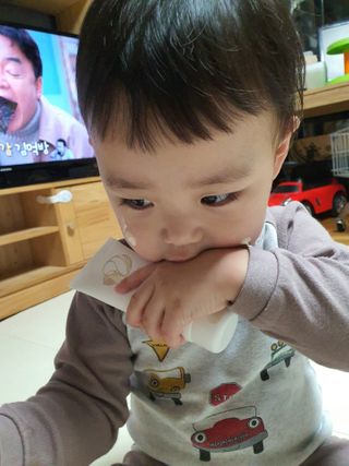 mom e 맘이 내추럴 베이비 케어 크림+바디오일 — 5점을 준 리뷰어가 2021년 1월 올린 사용 사진