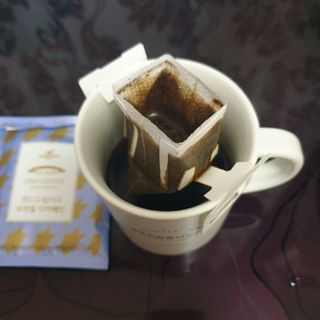 (주)쟈뎅 쟈뎅 클래스 핸드 드립 커피 10P 2종_디카페인 1종+랜덤 플레이버 1종 — 5점을 준 리뷰어가 2021년 4월 올린 사용 사진