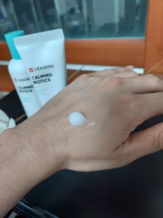 리더스코스메틱 리더스 카밍 바이오틱스 #1등 진정 기획세트 [에센스 워터150ml + 크림 마스크80ml] — 5점을 준 리뷰어가 2022년 9월 올린 사용 사진