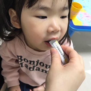 잇츠핏 프로바이오틱스 키즈 유산균 — 5점을 준 리뷰어가 2021년 3월 올린 사용 사진