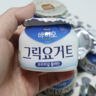 매일바이오 그릭요거트 오리지널 플레인 4개, 로스터리 커피믹스 4개 — 5점을 준 리뷰어가 2021년 12월 올린 사용 사진