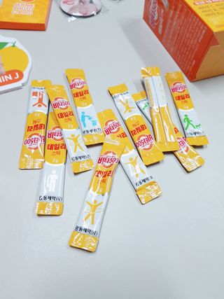 [광동제약] 비타500데일리스틱70포&굿즈3종 — 5점을 준 리뷰어가 2021년 10월 올린 사용 사진