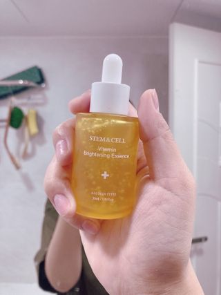 체르엠 스템앤셀 비타민 브라이트닝 에센스 30ml 1개 — 4점을 준 리뷰어가 2022년 1월 올린 사용 사진