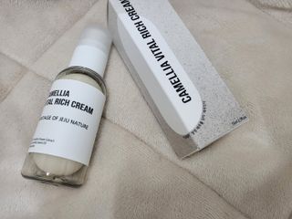 제주인디 카멜리아 바이탈 리치크림 (이너보틀 에디션) — 5점을 준 리뷰어가 2023년 4월 올린 사용 사진
