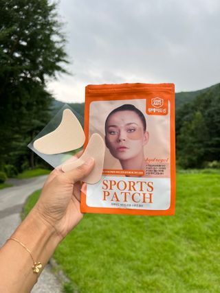 원에이드 알로에사포나리아 투명 골프패치 & 원에이드 하이드로겔 스포츠패치 — 4.5점을 준 리뷰어가 2022년 8월 올린 사용 사진