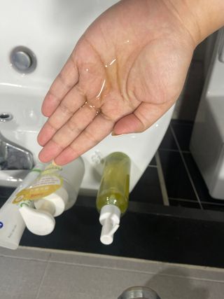스킨큐어 산다화 순한 클렌징 동백 오일 200ml — 5점을 준 리뷰어가 2023년 5월 올린 사용 사진