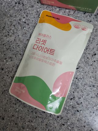 [경남제약헬스케어] 케어플러스 리셋 다이어트 청포도맛 100ml X 5포 (5일분) — 4점을 준 리뷰어가 2023년 5월 올린 사용 사진