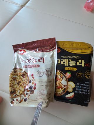 씨알푸드 씨알로 그래놀라 2종 후르츠+크랜베리 아몬드 — 5점을 준 리뷰어가 2022년 7월 올린 사용 사진