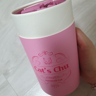 페페로니 잘 먹는 캣츄 - 알래스카 연어 24개입 — 5점을 준 리뷰어가 2021년 9월 올린 사용 사진