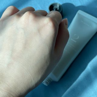 르핸스 퍼포밍 2 핸드&네일 비반트포렛/베티버포그 — 5점을 준 리뷰어가 2023년 1월 올린 사용 사진