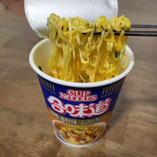 NISSIN 닛신 컵누들  4종 - 씨푸드오리지날, 씨푸드 스파이시, 씨푸드 커리, 씨푸드 XO소스 — 5점을 준 리뷰어가 2021년 11월 올린 사용 사진