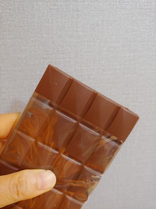 당류2g 자일리톨로 단맛을낸 슈카 퓨어비건 무설탕초콜릿 Xucker vegan 2개입 — 5점을 준 리뷰어가 2021년 4월 올린 사용 사진