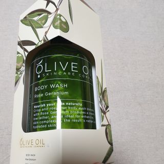 올리브 오일 스킨케어 컴퍼니 [OOSC] 향기로운 보습 로즈 제라늄 바디워시 500ml — 5점을 준 리뷰어가 2021년 5월 올린 사용 사진