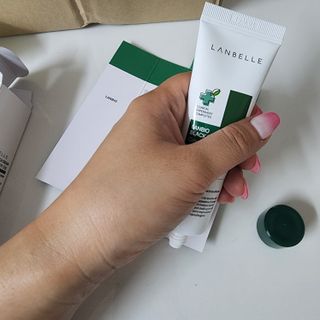 랑벨 랑바이오 블랙 시카 크림 50ml(블랙비 프로폴리스, 시카 4종, 판테놀 10 함유) — 4점을 준 리뷰어가 2022년 5월 올린 사용 사진