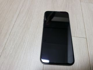 아클리브 Eco 항균 항바이러스 액정 보호필름(iPhone) — 5점을 준 리뷰어가 2022년 8월 올린 사용 사진