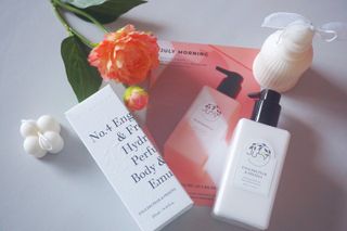 줄라이 모닝 _ JULY MORNING 줄라이모닝 하이드레이팅 퍼퓸드 바디앤핸드 에멀젼 — 5점을 준 리뷰어가 2021년 10월 올린 사용 사진