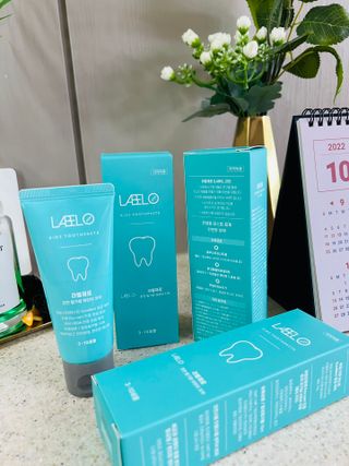 치과에서 쓰는 치약 _ 라벨제로 저불소 꼬마, 키즈, 유아, 베이비, 주니어 안전한 어린이치약 — 5점을 준 리뷰어가 2022년 10월 올린 사용 사진