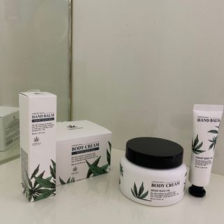 버텍스넘버원 버텍스 넘버원 햄프씨드오일 핸드밤, 바디크림 — 5점을 준 리뷰어가 2022년 3월 올린 사용 사진
