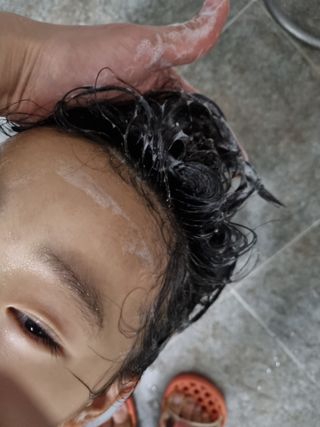 르핸스 퍼포밍 5 샴푸 비반트 포렛/베티버 포그 — 4점을 준 리뷰어가 2022년 12월 올린 사용 사진