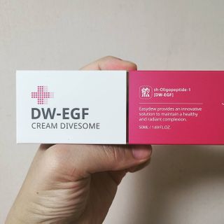 이지듀 DW-EGF 크림 다이브좀_콜라겐이 쏙쏙, 탄력피부로 다이빙 — 4.5점을 준 리뷰어가 2021년 2월 올린 사용 사진
