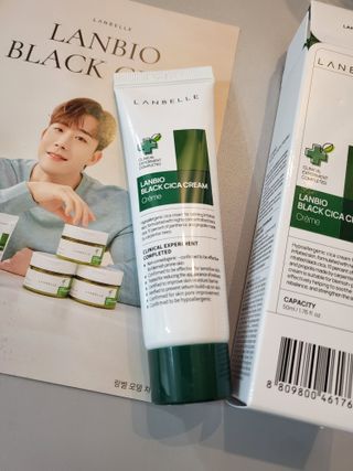 랑벨 랑바이오 블랙 시카 크림 50ml(블랙비 프로폴리스, 시카 4종, 판테놀 10 함유) — 5점을 준 리뷰어가 2022년 7월 올린 사용 사진