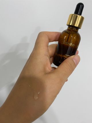 스킨큐어 산다화 비타민c 화이트닝 에센스 30ml — 3.5점을 준 리뷰어가 2023년 10월 올린 사용 사진